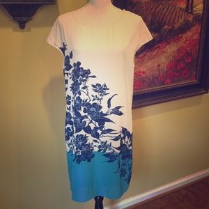 Max Studio- Beautiful Floral Pattern Dress. Size M